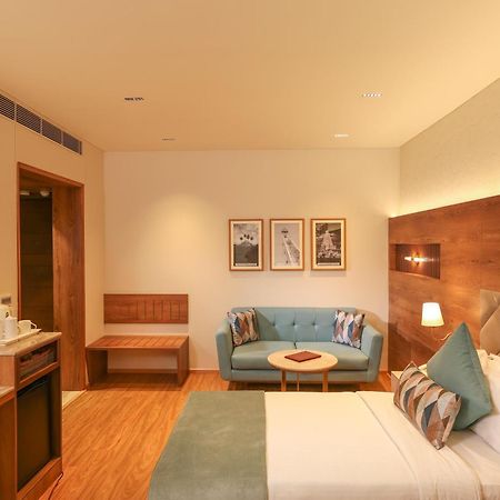Indus Biznotel New Delhi Extérieur photo