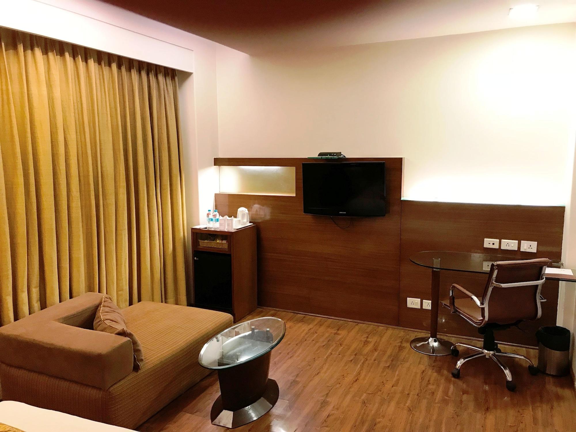 Indus Biznotel New Delhi Extérieur photo