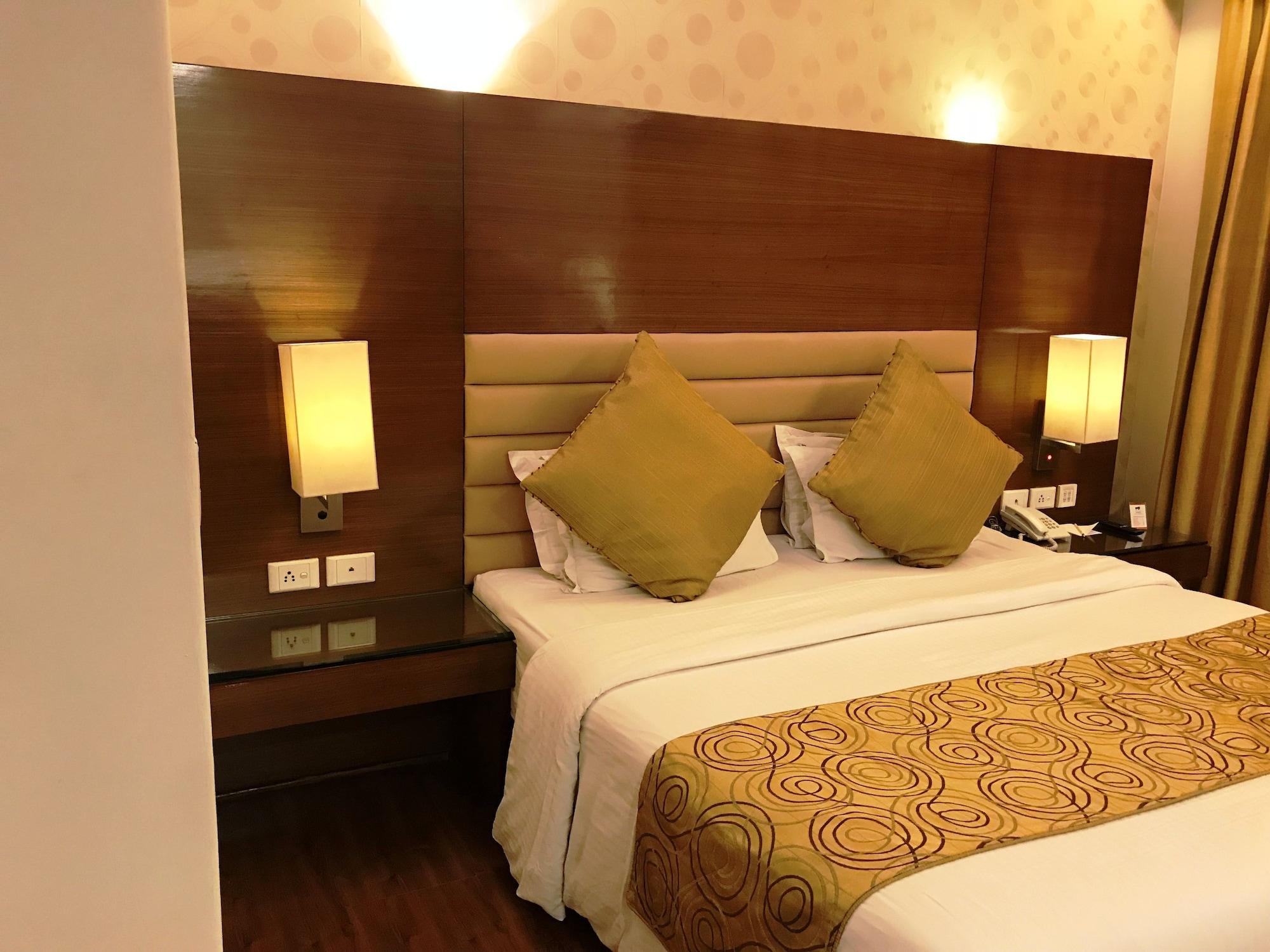 Indus Biznotel New Delhi Extérieur photo