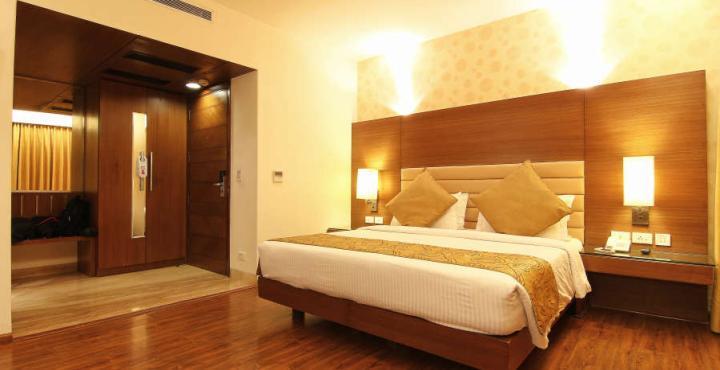 Indus Biznotel New Delhi Extérieur photo
