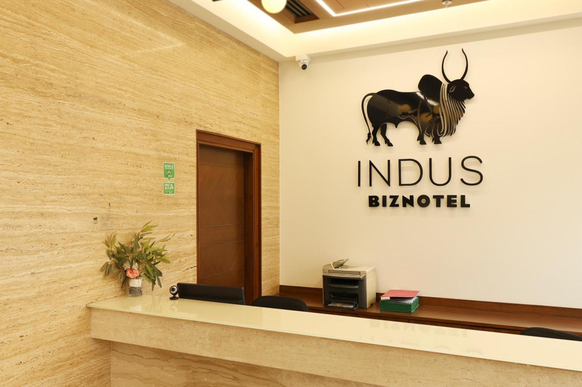 Indus Biznotel New Delhi Extérieur photo