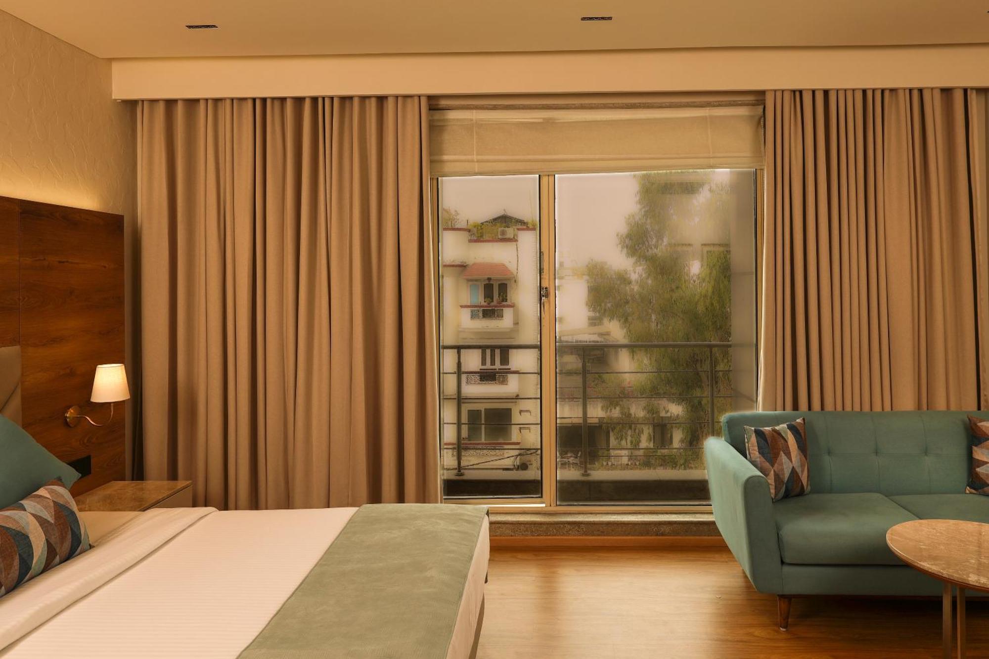 Indus Biznotel New Delhi Extérieur photo