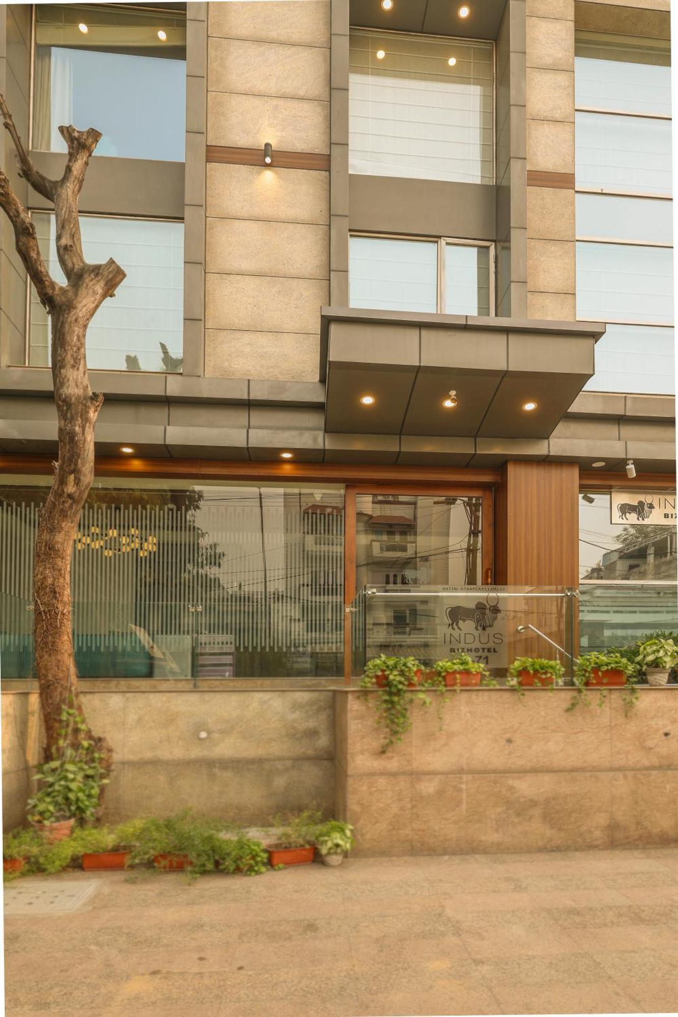 Indus Biznotel New Delhi Extérieur photo