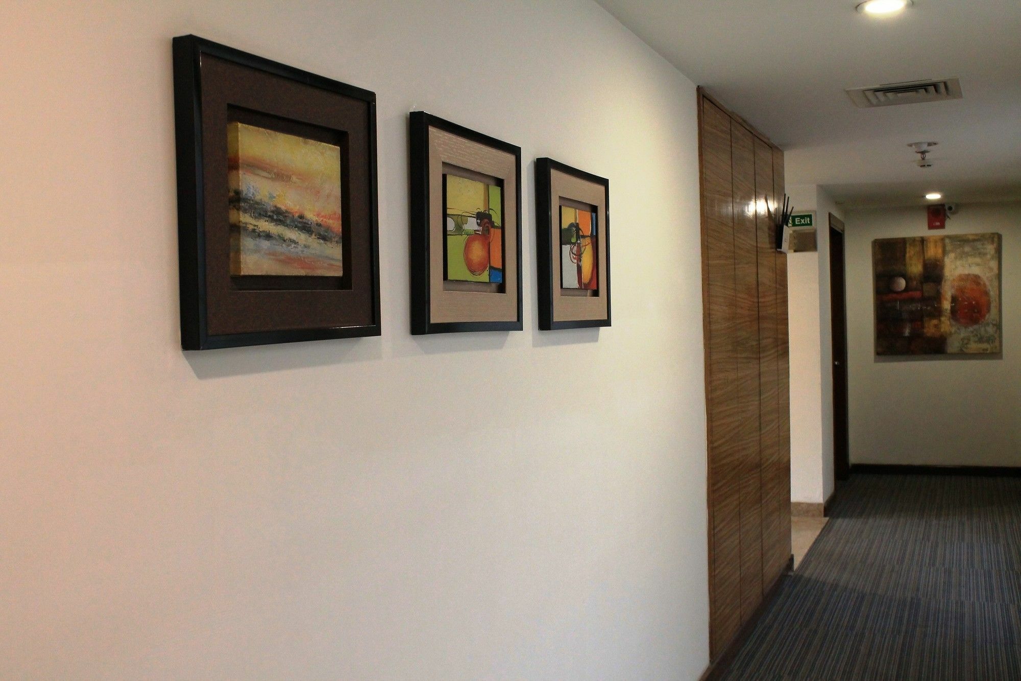 Indus Biznotel New Delhi Extérieur photo